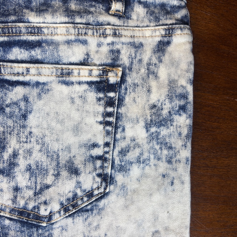 Almost Famous Blue Acid Wash Jeans - Picture 8 of 14